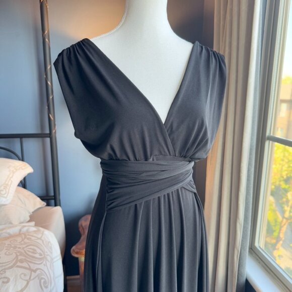 Super Comfy Black Midi Dress - Picture 4 of 14